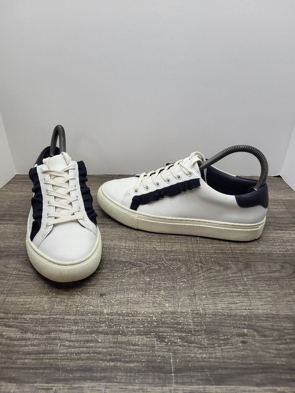 Tory Sport Shoes Womens 6.5 Low Top Sneakers White Leather Lace Up Casual